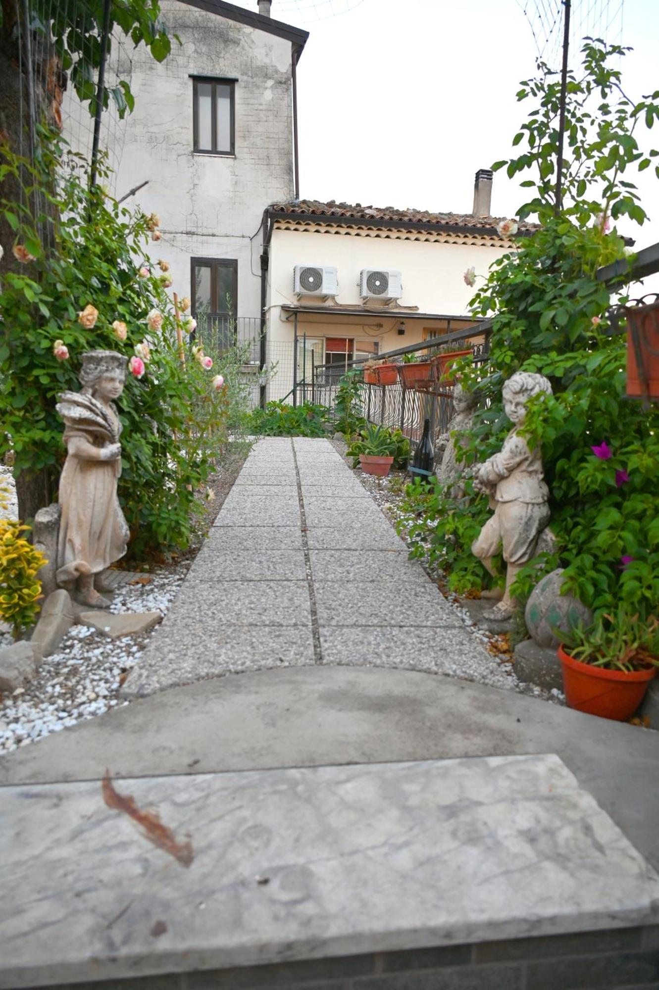 Giardino Darianna Acomodação com café da manhã Ripacandida Exterior foto